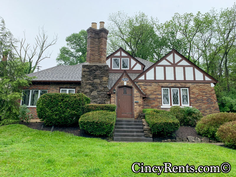 4049 Victory Pky in Cincinnati, OH - Building Photo