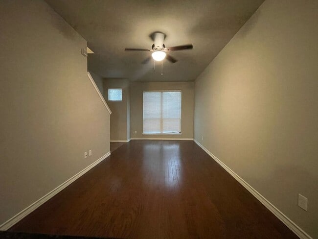 910 E Glenn Crossett St in Arlington, TX - Building Photo - Building Photo