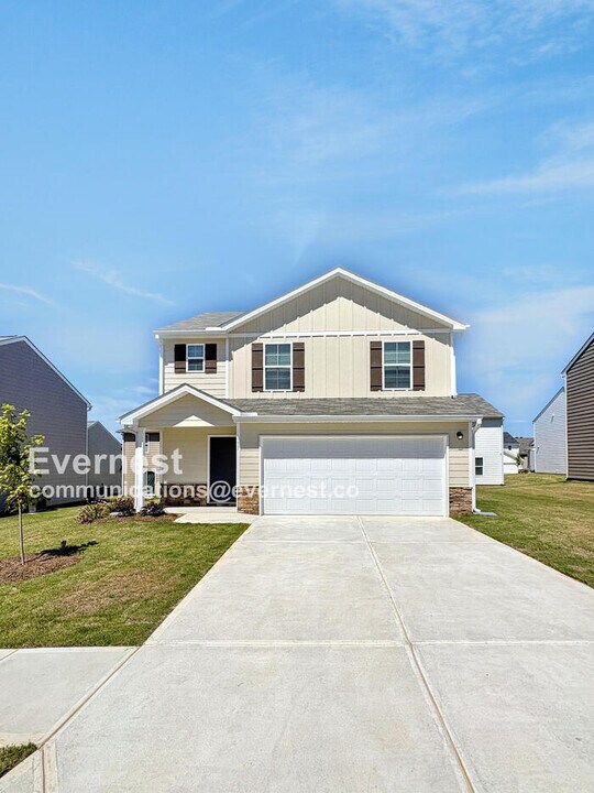 137 Flowering Cherry St in Jackson, GA - Building Photo