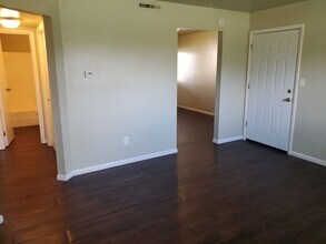 7241 E Sunny Vale Dr in Columbia, MO - Building Photo - Building Photo