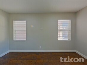 6639 Weeping Pine St in Las Vegas, NV - Foto de edificio - Building Photo