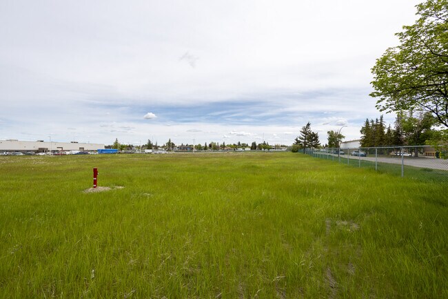 3510 34 St NE in Calgary, AB - Building Photo - Building Photo