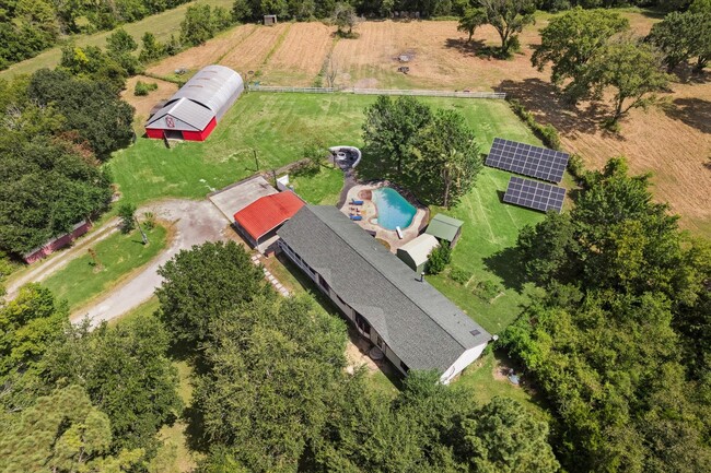 property at 905 E Archer Rd