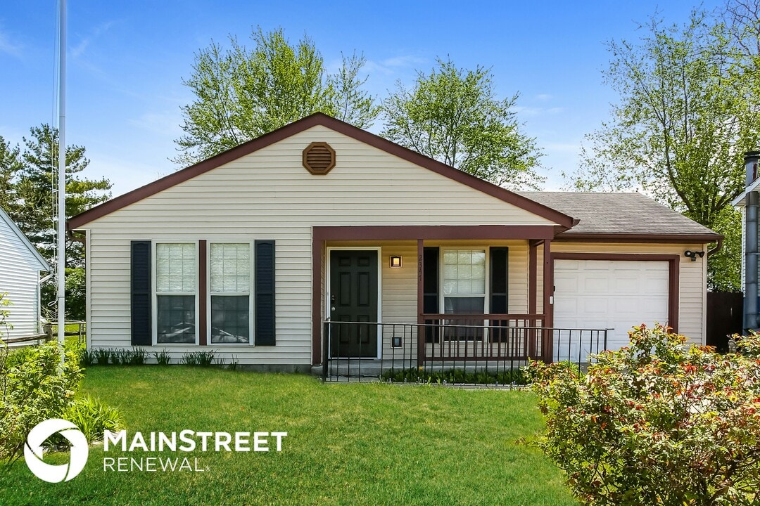 2347 Bridlewood Blvd in Obetz, OH - Foto de edificio