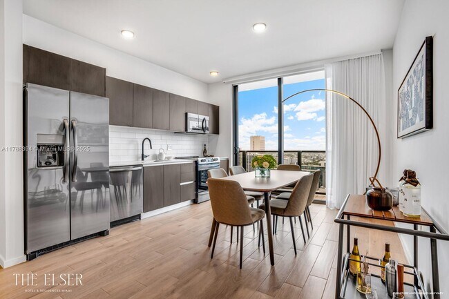 398 NE 5th St, Unit 2101 in Miami, FL - Building Photo - Building Photo