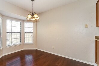 819 Crystal Creek Ln in Arlington, TX - Building Photo - Building Photo