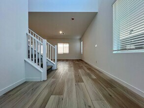 313 Mount Tyndall St in Henderson, NV - Building Photo - Building Photo