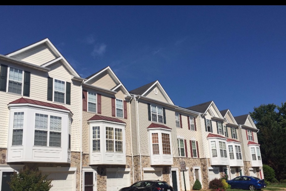 6989 Earlston Dr, Unit 2 in Alexandria, VA - Building Photo