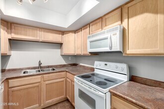 8260 E Arabian Trail in Scottsdale, AZ - Building Photo - Building Photo