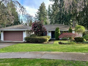 9996 SW Coquille Dr in Tualatin, OR - Building Photo - Building Photo