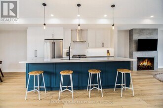 72 Armstrong St in Ottawa, ON - Building Photo - Building Photo