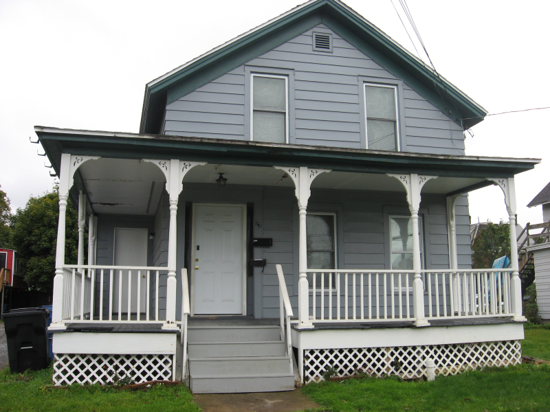 37 Maple Ave in Cortland, NY - Building Photo