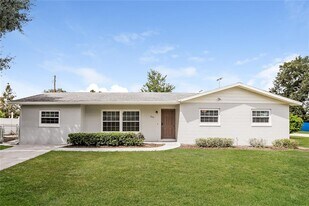 690 Wells St in Apopka, FL - Building Photo