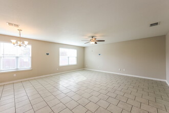 12126 Sapphire River in San Antonio, TX - Building Photo - Building Photo