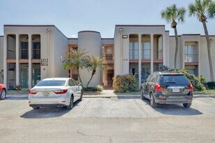 516 Orange Dr in Altamonte Springs, FL - Building Photo