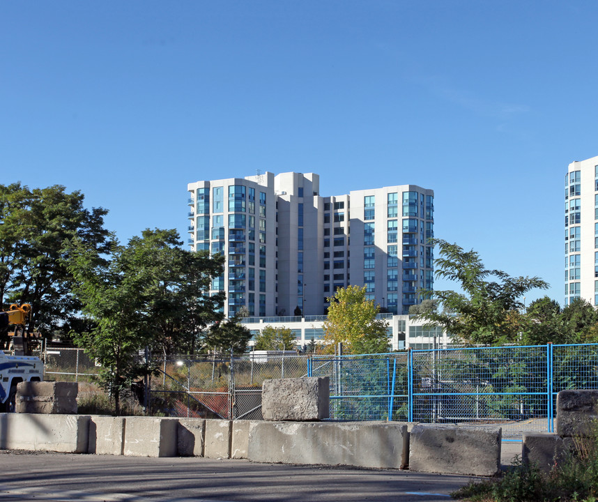 The Yacht Club Condominiums in Whitby, ON - Building Photo