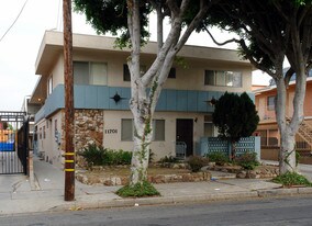 11701 York Ave in Hawthorne, CA - Building Photo