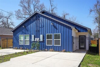 7919 Observatory St in Houston, TX - Building Photo - Building Photo
