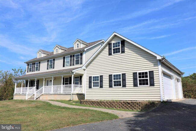 412 Pauline Dr in Clayton, DE - Foto de edificio - Building Photo