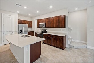 4488 Appleton Cir E in Oakland Park, FL - Building Photo - Building Photo