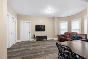 72 Walnut St in Binghamton, NY - Building Photo