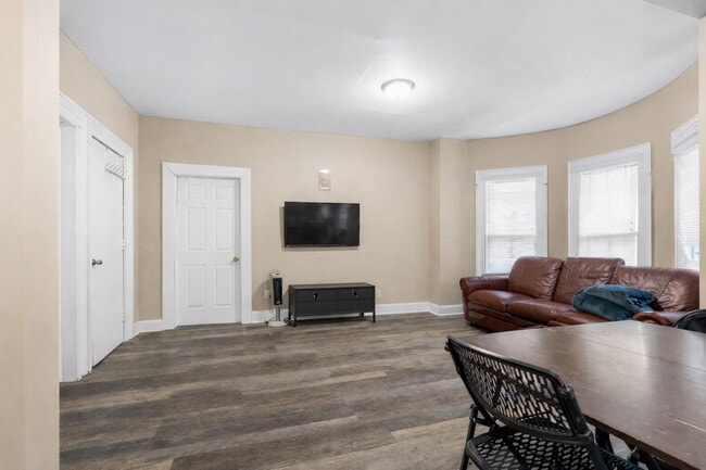 property at 72 Walnut St