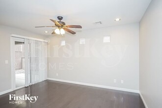 10618 Gibbous Moon Dr in Las Vegas, NV - Building Photo - Building Photo