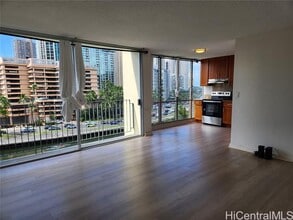 620 McCully St in Honolulu, HI - Building Photo - Building Photo