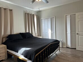 4350 Tyler Cir N in St. Petersburg, FL - Building Photo - Building Photo