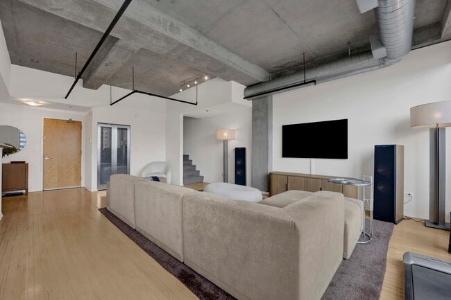 700 W Van Buren St in Chicago, IL - Building Photo - Building Photo