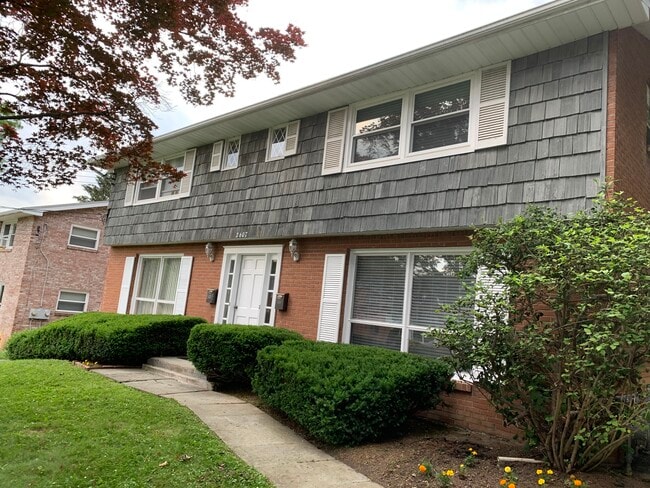 property at 2607 Smith Dr