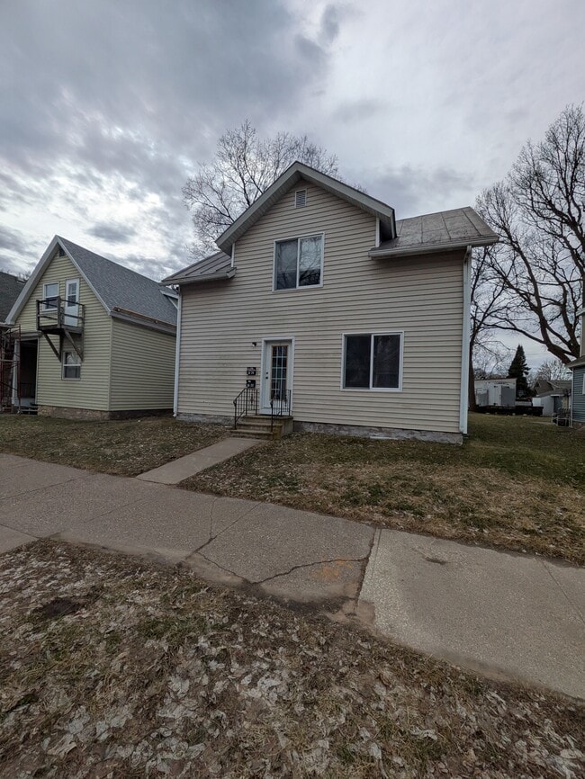 property at 1622 Market St