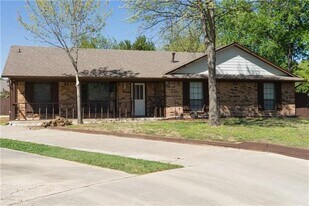 1209 Olmos Creek Pl in Denton, TX - Building Photo