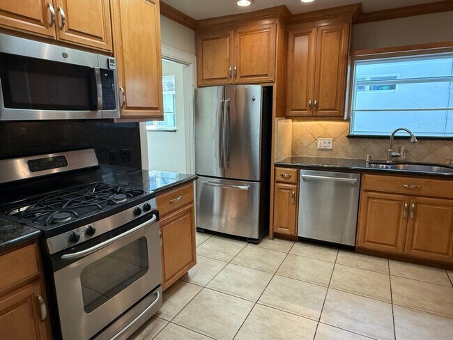 938 Chabrant Way in San Jose, CA - Building Photo - Building Photo