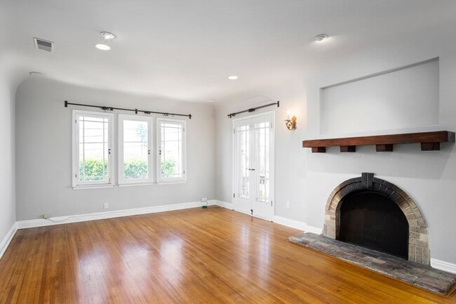 property at 4810-4810 Dockweiler St