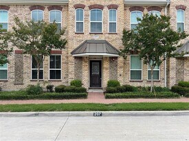 207 Lily Ln in Lewisville, TX - Building Photo