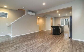 7679 NW Buckthorn Way in Portland, OR - Building Photo - Building Photo