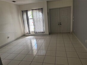 17460 NW 89th Ave in Miami Lakes, FL - Building Photo - Building Photo