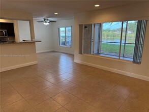 2341 NW 33rd St in Oakland Park, FL - Building Photo - Building Photo