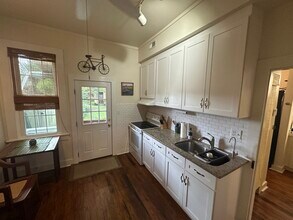 705 N 5th Ave in Wilmington, NC - Foto de edificio - Building Photo