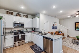 13814 Enzo Gate in San Antonio, TX - Building Photo - Building Photo