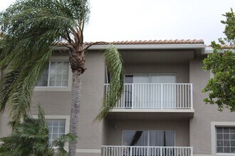 5065 Wiles Rd in Coconut Creek, FL - Building Photo - Building Photo