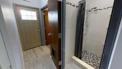 344 Kearny Ave, Unit Commuter's dream in Kearny, NJ - Foto de edificio - Building Photo