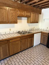 11 Spruce St, Unit B in Mountville, PA - Foto de edificio - Building Photo