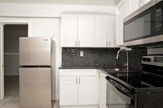 12322 NE 6th Ave in North Miami, FL - Building Photo - Building Photo