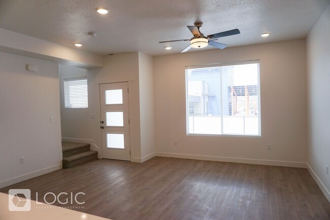 property at 5487 Chipping Ct