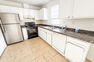 1038 Wickford Ct in Chesapeake, VA - Building Photo - Building Photo