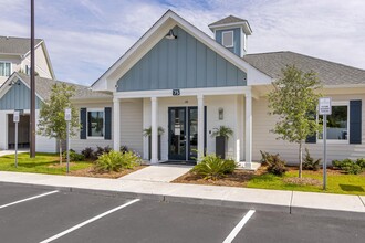 The Pointe Grand Apartment Homes in Kingsland, GA - Foto de edificio - Building Photo