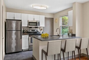 Cadence in Seattle, WA - Building Photo