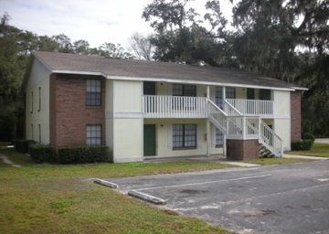 Hickory Crest in Brooksville, FL - Building Photo